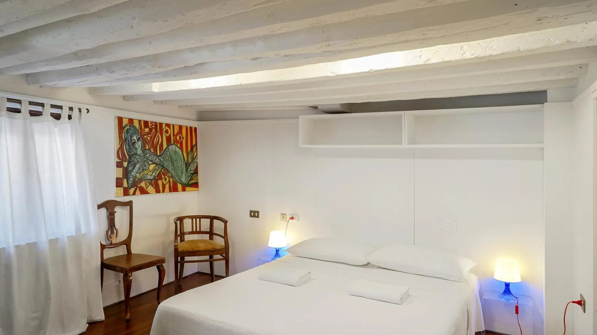 Super Central 1 Bedroom Apartment Venice Italy